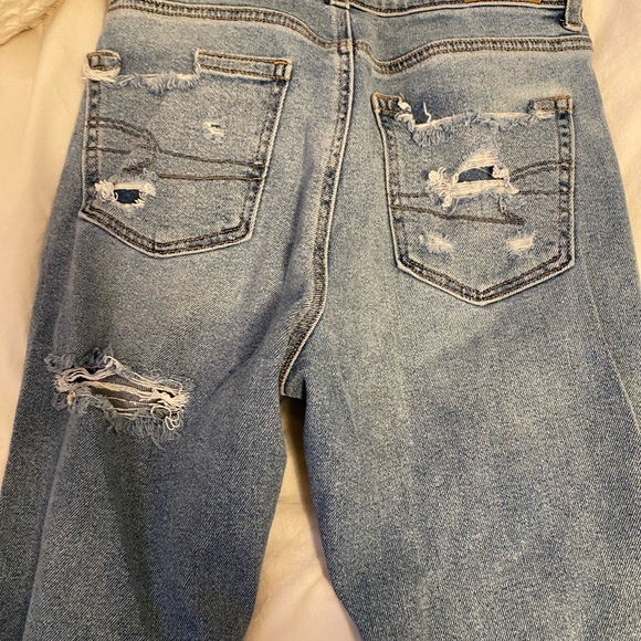American Eagle Distressed Jeans - Picture 3 of 3